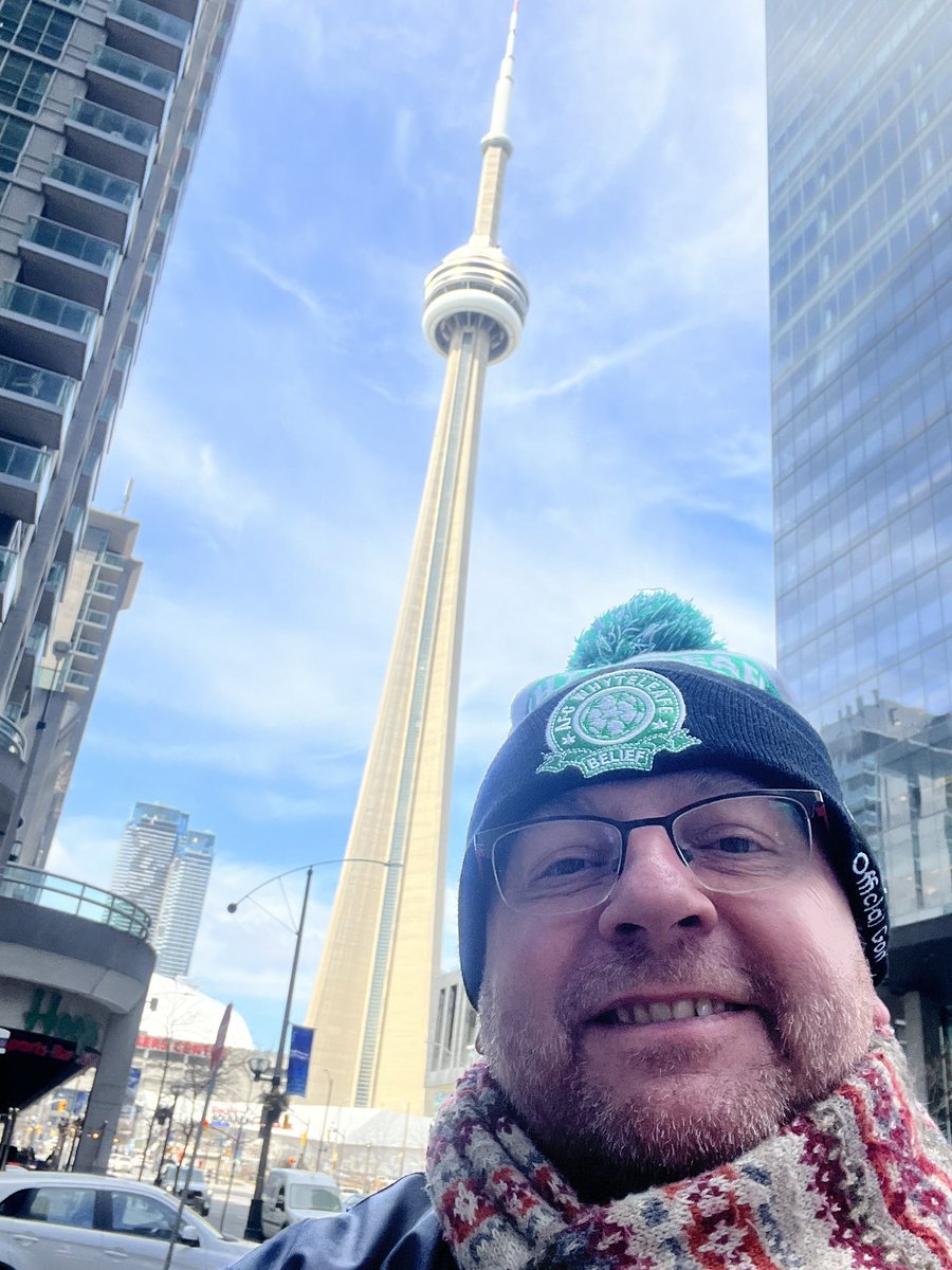 meader_d's tweet photo. Up the @AFCWhyteleafe tonight, all the way from Toronto https://t.co/XYkh2TewCB