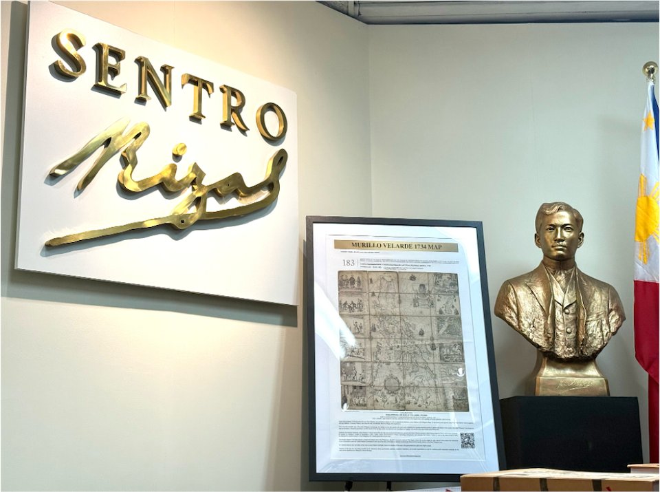 AsianHeraldNYC's tweet photo. New York PCG and Sentro Rizal NY Receive Replica of Historic Murillo Velarde Map https://t.co/RK89G3Kxvy https://t.co/NVkCaqjuUO
