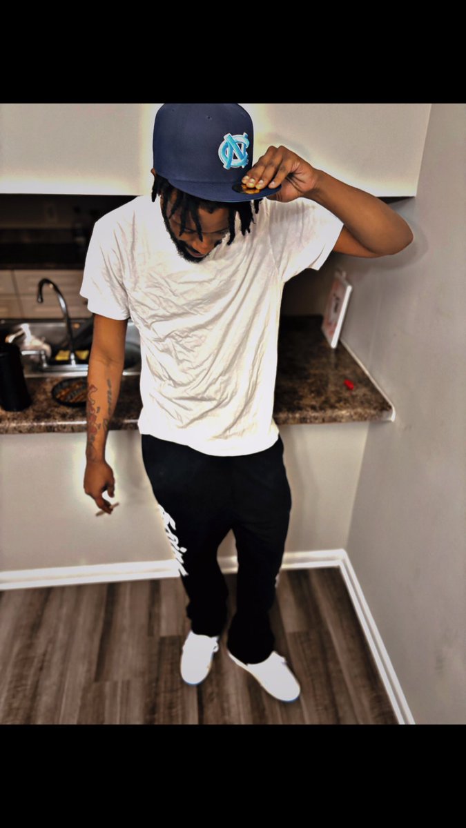 KampM3LLO's tweet photo. Sometimes You Gotta Pop Out &amp; Well Yall Know The Rest 🤷🏾‍♂️😎🗣️🤝🏾 https://t.co/uLk1Tz6FHO