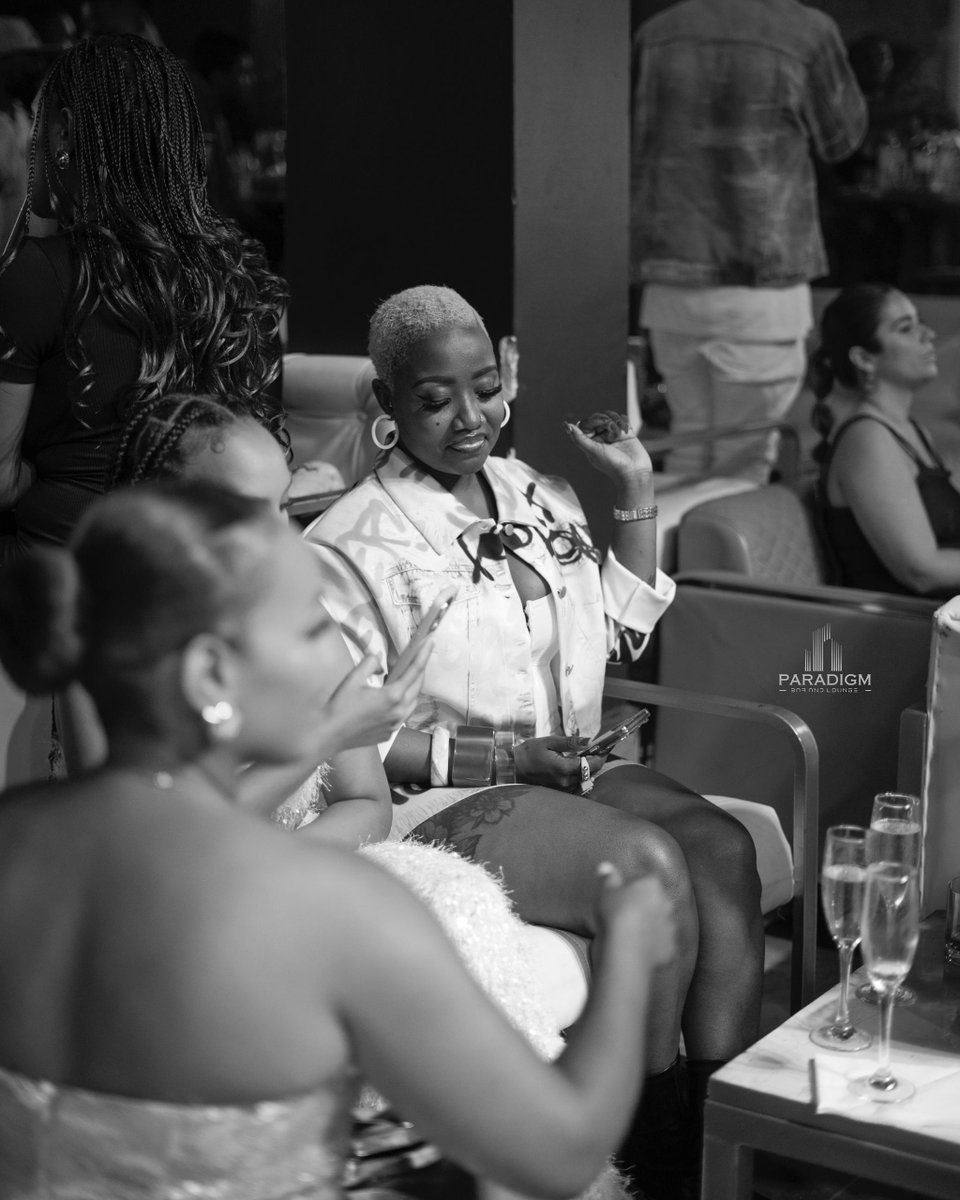 HajjaraNabbanja's tweet image. Its always a great night for the #ParadigmEpicfridays   

All roads lead to @Paradigmkla as always hosted by one and only @SheilahGashumba

Be there  #SheilahGashumba