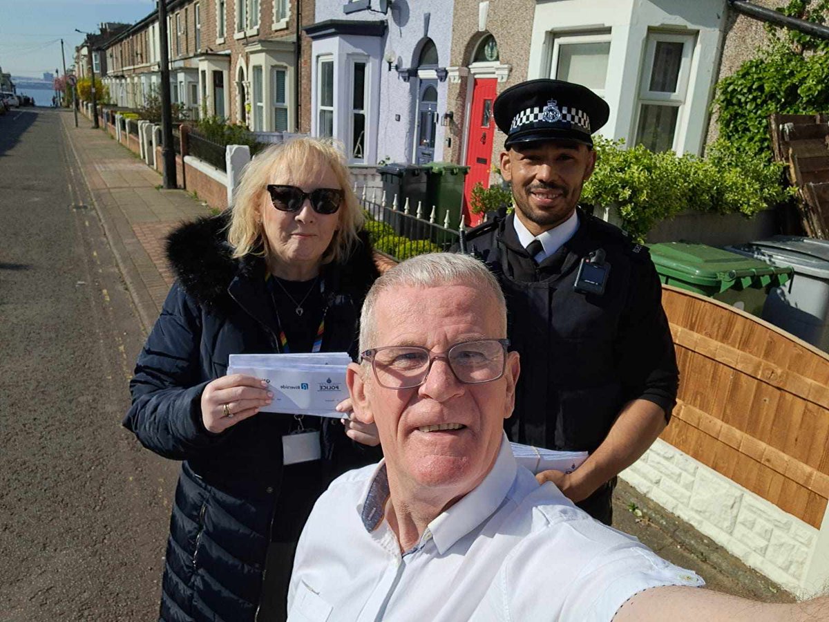 I joined Merseyside Police, Wirral Council, Riverside Housing and two of our local councillors Sue Powell-Wilde and Tony Jones door knocking and leaflet dropping  in New Brighton Today. Part of the fight back against Anti-Social behaviour in our town