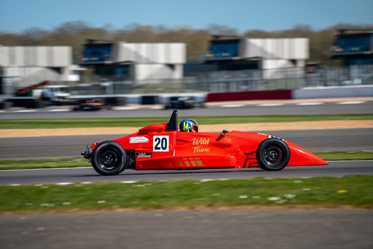 Charlie_Mann20's tweet photo. A solid first weekend of the United Formula Ford Championship at Silverstone GP, Results below 👇👇

Quali: P3
Race 1: P4
Race 2: P4 

➖
➖
➖
#FormulaFord #Ford #fordmotorsport #UnitedFormulaFord #JamesBeckettMotorsport #racecar #formulacar #singleseater #fast #kart #karting https://t.co/iE9Z8MIXUh