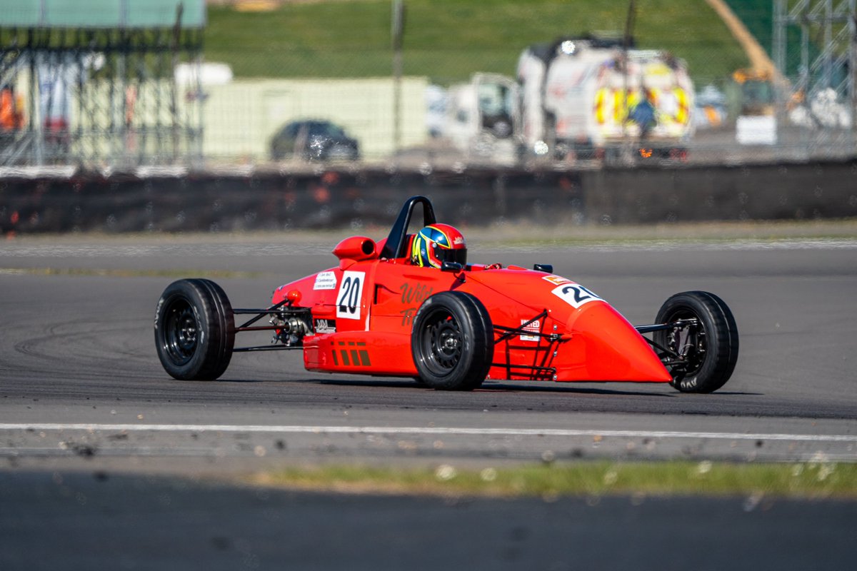 Charlie_Mann20's tweet photo. A solid first weekend of the United Formula Ford Championship at Silverstone GP, Results below 👇👇

Quali: P3
Race 1: P4
Race 2: P4 

➖
➖
➖
#FormulaFord #Ford #fordmotorsport #UnitedFormulaFord #JamesBeckettMotorsport #racecar #formulacar #singleseater #fast #kart #karting https://t.co/iE9Z8MIXUh