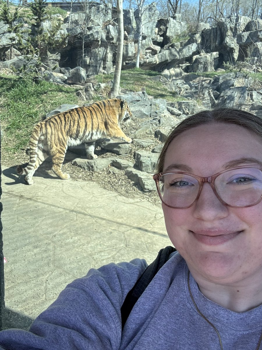 I was at the zoo today and look what I saw! <a href="/hitchcock_mps/">Hitchcock Elementary</a>