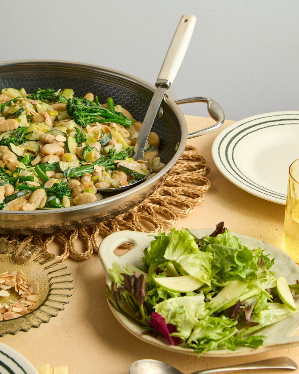 MindfulChefUK's tweet photo. Spring feasts made unforgettable - thanks to HexClad. 🌸🔥

Get an exclusive 20% off individual items by clicking this link: https://t.co/9hoRHZz3SH

#hexclad #easterdinner #springfeast #bestcookware #recipebox #hexcladdiscount #mindfulchef https://t.co/or3xG8zkJi