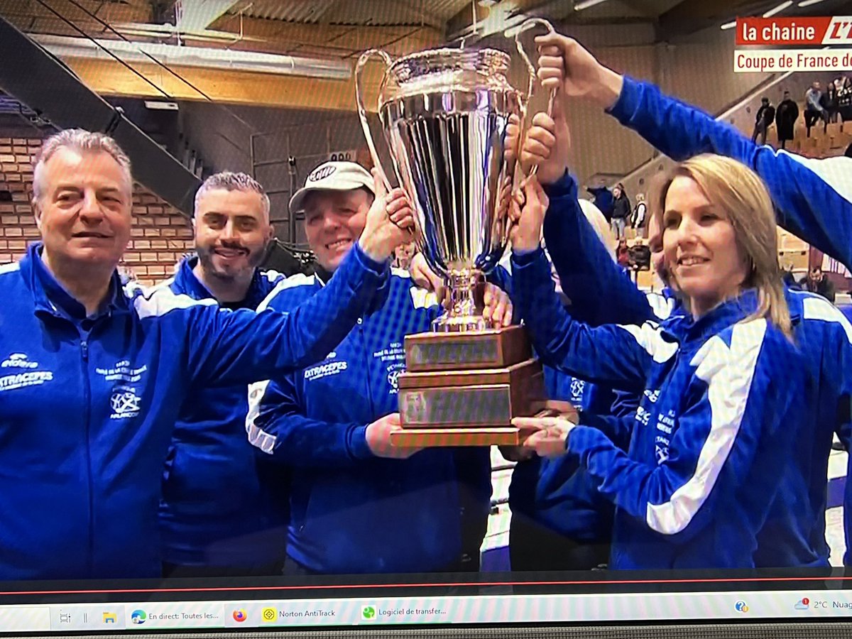 En session du <a href="/Departement63/">Puy-de-Dôme, mon Département</a> l’assemblée salue le très beau succès en championnat de France de la Pétanque Arlancoise. Bravo aux champions de France ! <a href="/prunier_v/">prunier</a> <a href="/ChauvinLionel63/">CHAUVIN Lionel</a>