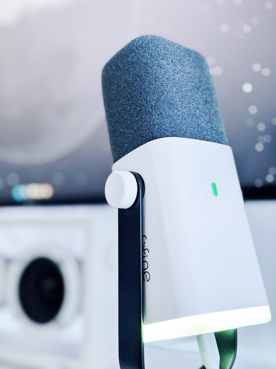 itsLuCee2k25's tweet photo. Got my new mic 🤍🖤
@FIFINEMIC
#fifine #fifinemicrophone #fifinetechnology #ampligame #fifineampligame #fifinegaming https://t.co/TVlj4DjMRm