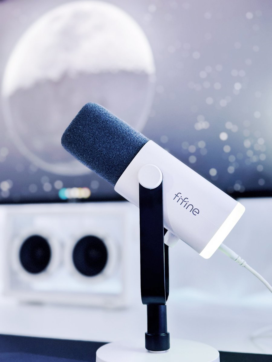 itsLuCee2k25's tweet photo. Got my new mic 🤍🖤
@FIFINEMIC
#fifine #fifinemicrophone #fifinetechnology #ampligame #fifineampligame #fifinegaming https://t.co/TVlj4DjMRm