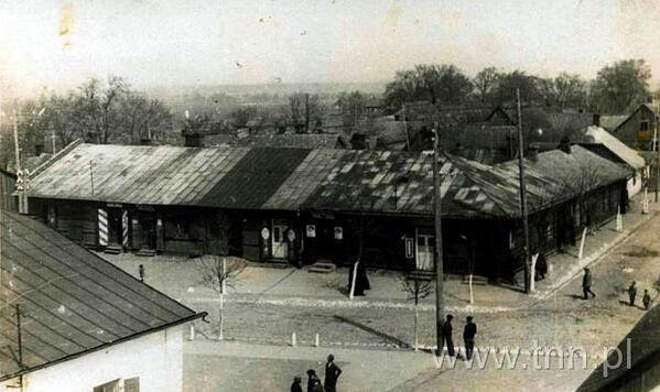 F_ZIHK's tweet photo. 8.04.1942 przed formalnym utworzeniem getta, miała miejsce I deportacja Żydów z #Kurowa do obozu Zagłady w #Sobiborze #Shoah https://t.co/iNolizI3qB