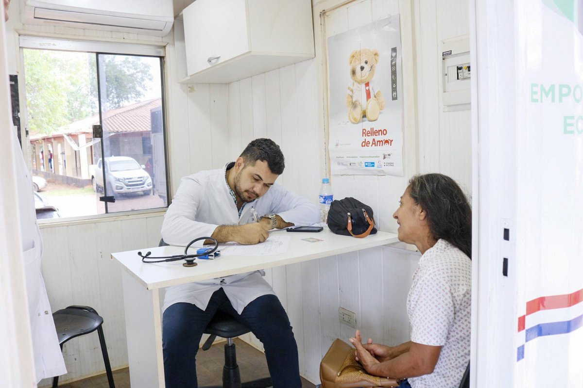 itaipuparaguay's tweet photo. 🔺 Más de 750 mujeres y sus familias recibieron asistencia gratuita en varios distritos del departamento de Concepción, a través de Ciudad Mujer Móvil. Esta iniciativa del Ministerio de la Mujer cuenta con el respaldo de ITAIPU y apoyo de la Oficina de la Primera Dama (OPD).

🔺 En total se brindaron 1.991 servicios, como atención psicológica, asesoramiento legal, consultas médicas especializadas, emisión de documentos de identidad, entre otras gestiones de interés.

Leé aquí 👉  https://t.co/ChdFTT7nrC