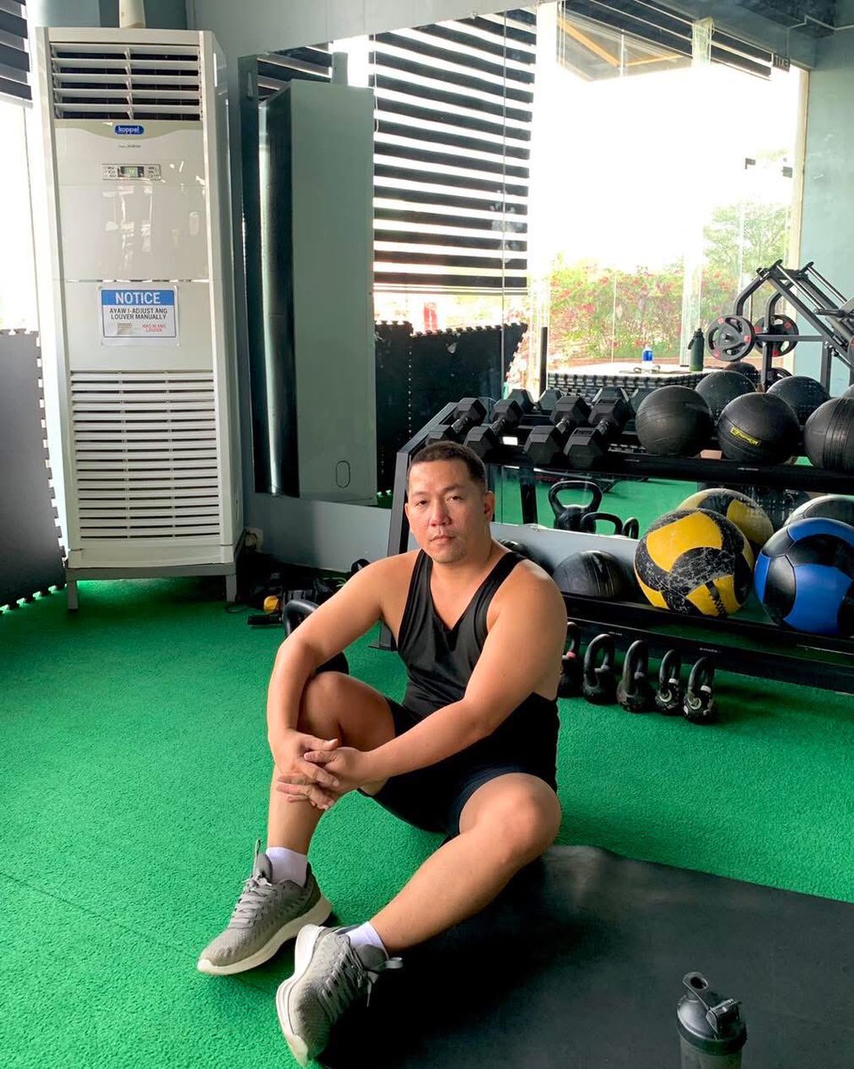 itisme_jeron's tweet photo. Two weeks sa gym 😅

#gym #workout #fitness #gymmotivation https://t.co/TOVn4v8OUr