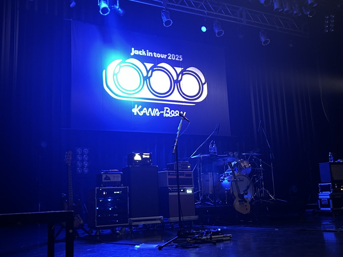 04_boc16's tweet photo. 4/8 KANA-BOON×東京スカパラダイスオーケストラ

初めてスカパラをみて、本当に音楽の楽しさというものを実感しました！
それに負けじとKANA-BOONも歌って、跳んで、踊ってと一体感を作って盛り上がりを見せてくれました！

めっちゃ楽しかったです！！
次はビバラで！

 #KBジャックインツアー https://t.co/LF7ieaMr8A