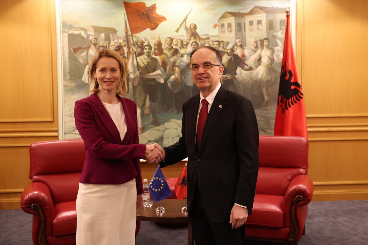 EUAmbAL's tweet image. ”In these turbulent times we need to stick together. Thank you Albania for being such a strong partner of the EU.” HR/VP @kajakallas just concluded her visit to #Albania. 

Her messages: 1/4