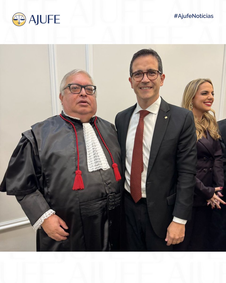AJUFE_oficial's tweet photo. O presidente da Ajufe, Caio Marinho, participou da posse da nova gestão do TRF2, realizada ontem (7/4). Foram empossados para o biênio 2025-2027 o presidente Luiz Paulo da Silva Araújo Filho, o vice, Marcus Abraham e o corregedor-regional Firly Nascimento. https://t.co/EJg1btlfco https://t.co/c9TMNoRQDE