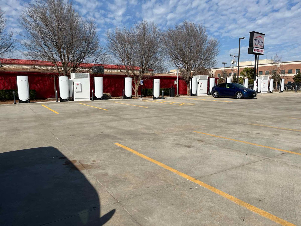 New Tesla Supercharger: Oklahoma City, OK - West Memorial Road (12 stalls) 
tesla.com/findus?locatio…