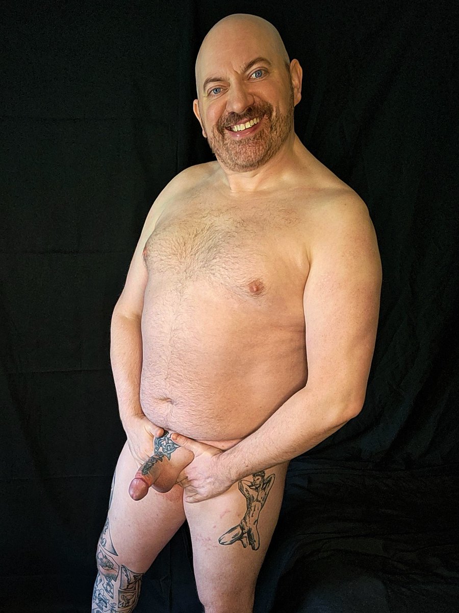 I just want to be naked and exposed to the world. Everyone should be able to see my tattooed penis and know my real name.

Help encourage me to expose today!

#naked #nude #exposed #exhibitionist #cocktat #gaynaked