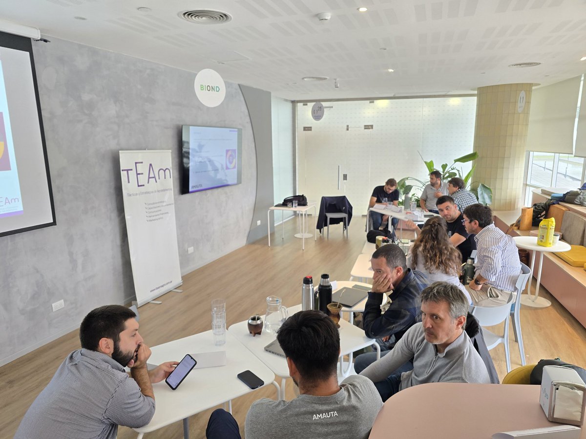 Hoy en Rosario, junto a Amauta! Desarrollando taller de habilidades de ventas. A full para encarar el año con todo. <a href="/AmautaAgro/">Amauta Agro</a> <a href="/martindesc1/">martindesc</a>