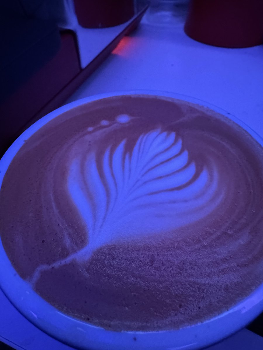 علشان جذي أسوي هقوتي فالبيت 😍☕️

 #كوب_القهوه #لاتية