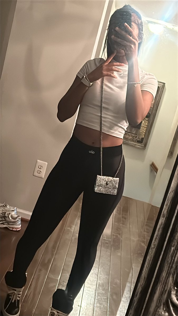 zarrixzarr's tweet photo. Only cause Ian post on here in forever https://t.co/l62kolyEF3
