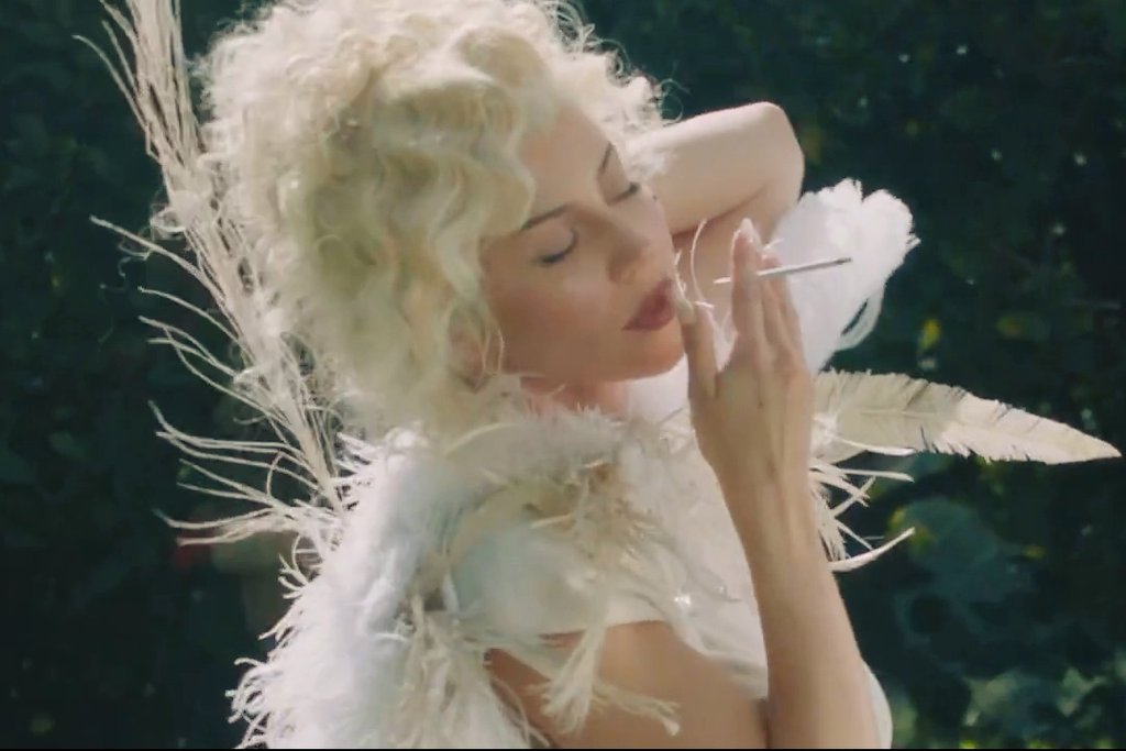 danfauxreal's tweet photo. Sólo quiero ser ella. 🪽 

✯✧✯ CUNTISSIMO ✯✧✯
OUT THIS THURSDAY. 
MV THIS FRIDAY.

#MARINAISCOMING 💎
#cuntissimo 🐚 https://t.co/iueyyNmZRD