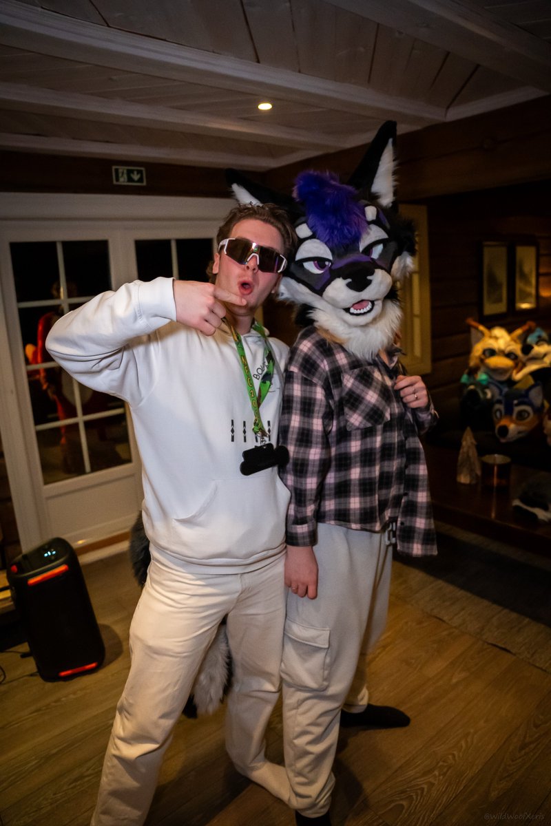 Suiter &amp; Suit😎🦊 

Nexo stolen by: <a href="/RivathaArt/">Rivatha</a>! 
📸<a href="/WildWoofXeris/">Xeris 🐺 🔜 Furizon</a>!