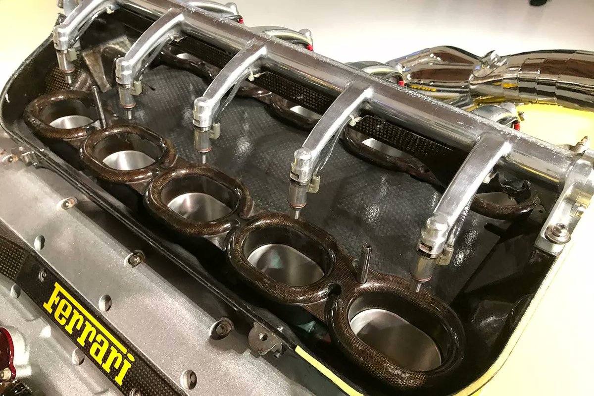 MolinariF1Club's tweet photo. La FIA propone que vuelvan los motores V10 atmosféricos, algunos constructores no están tan de acuerdo. Este fin de semana se reunirán en Bahrein para discutir el tema.
#F1 #formula1 #MotoresV10 #bahrainf1 https://t.co/22IWpSTudT