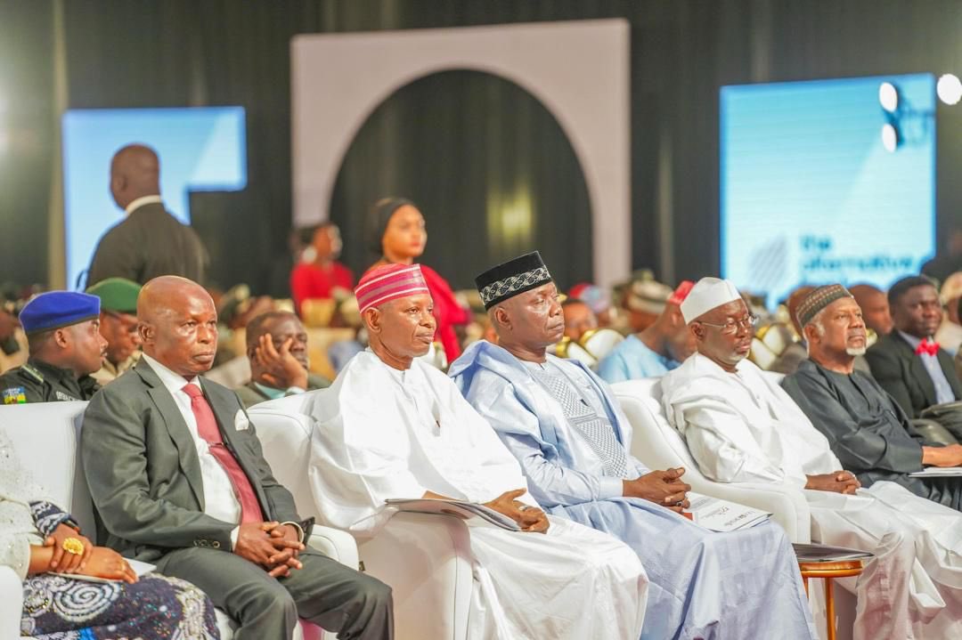 SenBalaMohammed's tweet image. I am deeply honored to have been named Best Governor of the Year 2024 by Leadership Newspaper at its 17th Annual Conference and Awards held at the Presidential Villa, Abuja.
This recognition reflects the collective achievements of my administration in infrastructure, education,…