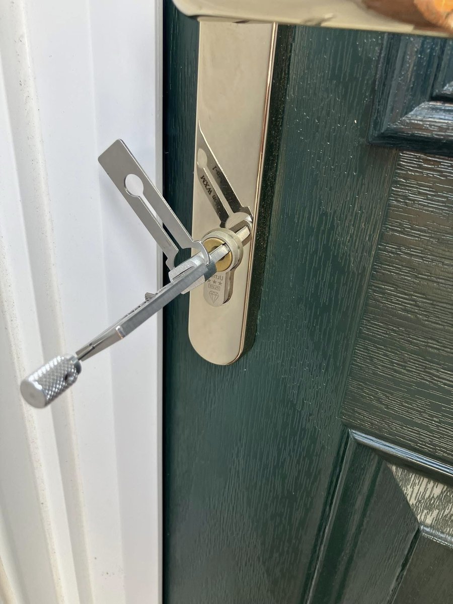 keyserveuk's tweet photo. A non-destructive entry done yesterday from a customer who was locked out. Having the correct tools makes all the difference 🫡 

Lost keys? Call Keyserve Locksmiths on 01772 377000

#keyservelocksmiths #keyserve #lockedout #locksmithnearme #preston #lancashire #northwest https://t.co/EKhiQWsSjh