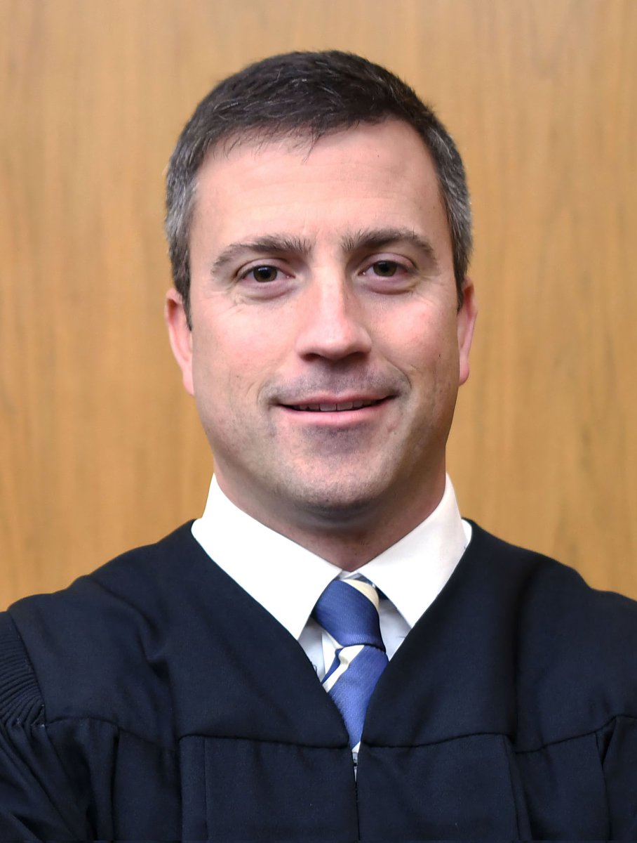 TaraBull's tweet photo. Federal Judge McFadden just told President Trump to give AP their press pass back.

Should he comply? https://t.co/6zKr18gG2s