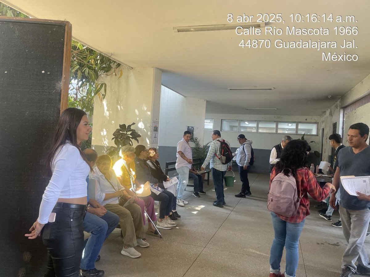 PaxxCultura's tweet photo. Así se trabaja por la comunidad, haciendo equipo con Movilidad de Guadalajara, Participación Ciudadana, @culturagdl y Guadalajara Limpia.
Todo un éxito la entrega de ganchos de 3ra edad y discapacidad. #ColAtlas
@GuadalajaraGob @VeroDelgadilloG #VeciFans https://t.co/thBCZV74I7