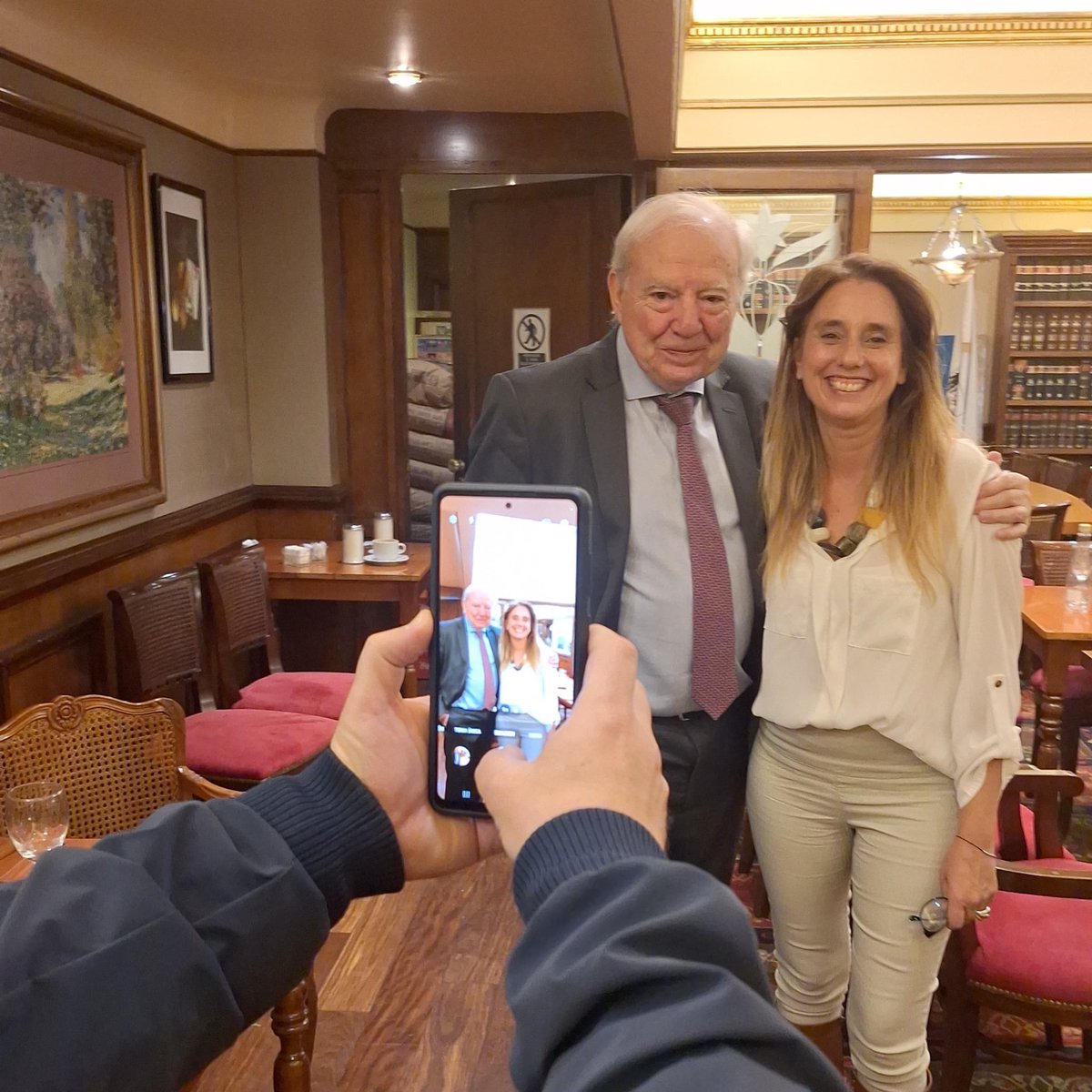 ✅ ¡Gracias a todos los que participaron!

Abogados/as de CABA se reunieron para debatir acciones y estrategias hacia una autonomía plena de la Ciudad.  

Un especial agradecimiento a <a href="/enriquezjorge/">Jorge R. Enríquez</a> por acompañarnos. 

💪 Seguiremos trabajando por #AutonomíaCABA