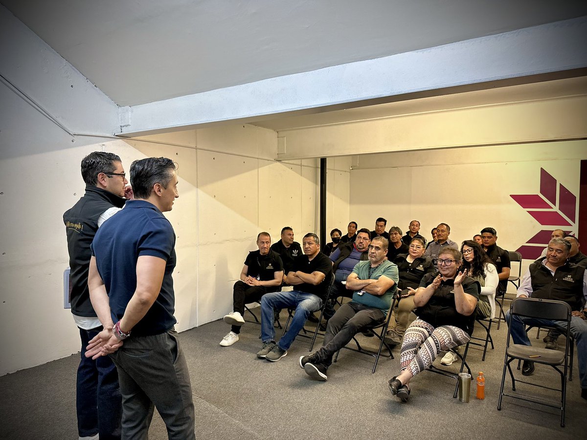 MarcoAranzabal's tweet photo. Seguimos trabajando con compromiso y enfoque. Sostuve una reunión con el equipo de la oeehidalgo para continuar fortaleciendo la atención a las y los visitantes de nuestros recintos. ✨
La calidad en el servicio no es una meta, es nuestra responsabilidad diaria. 🙌🏻

#OEEH https://t.co/KwZ3FVoRKi
