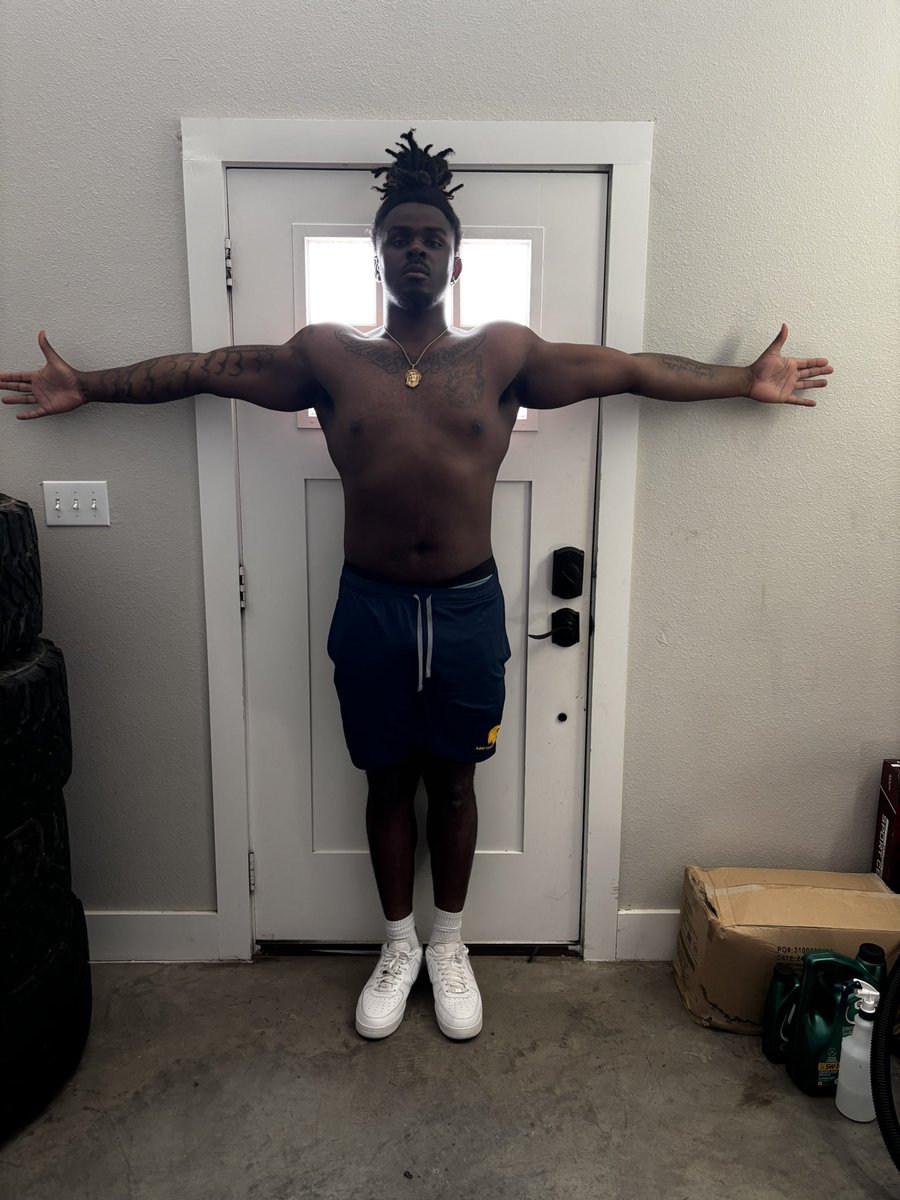 ballikejay's tweet photo. I will be entering the transfer portal when it opens April 16

OL
6’6
305lbs
FBS/FCS game film (dm for full tape)
1 year with possible 2 years of eligibility 
Experience on both sides of ball 👀 https://t.co/Tpkgw2ci1j