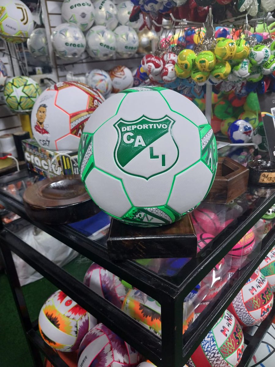 edwindr1407's tweet photo. BALONES CRACKS https://t.co/eKTyqK9MWw