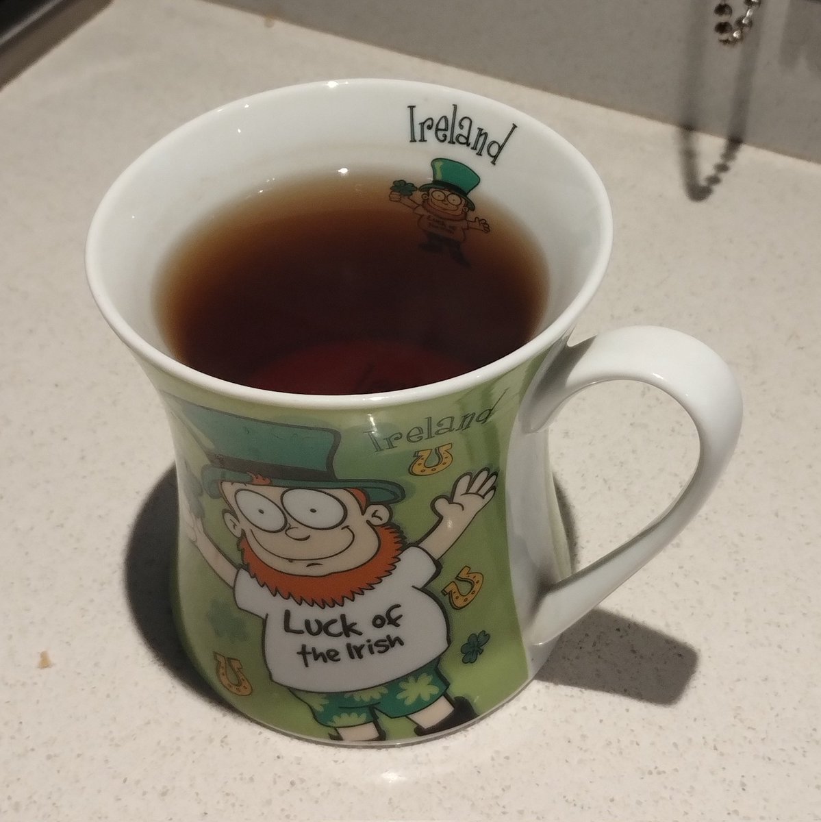 sourdough toast, egg with runny yolk, salt and pepper and cream cheese + chocolate &amp; orange tea for merienda is 10/10

tostada de pan de campo, huevo estrellado, sal y pimienta, queso crema + te de chocolate y naranja para la merienda es 10/10

🪼