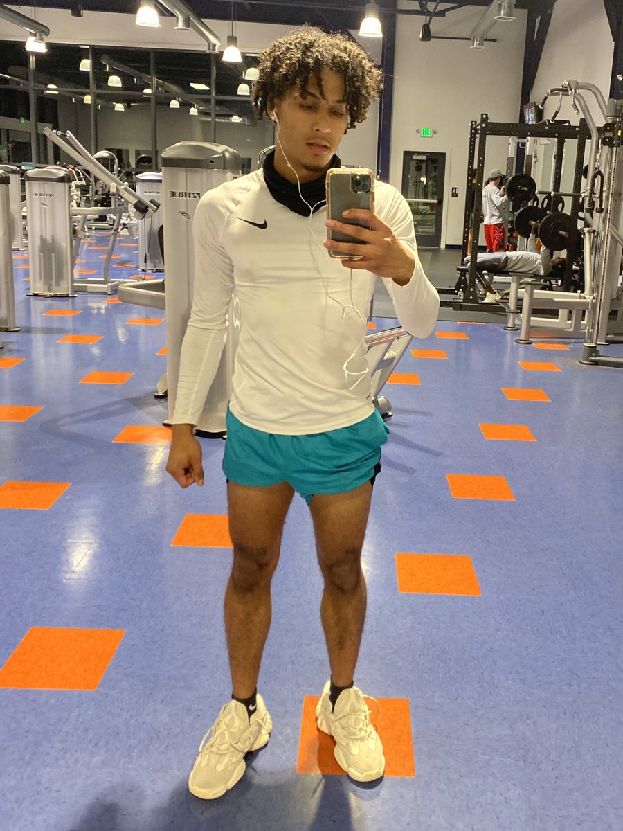 Freshman year: 5'9, 160lbs
Senior year: 5'10, 180lbs