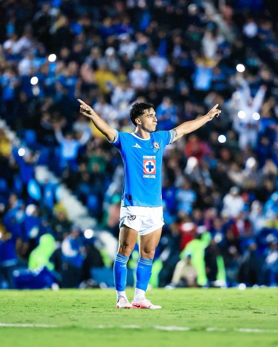 Mexitips1's tweet photo. Si Cruz Azul le gana hoy al América voy a sortear $2,000MX entre los RT🔂.

Solo participan seguidores. https://t.co/lZE1i4S6wr