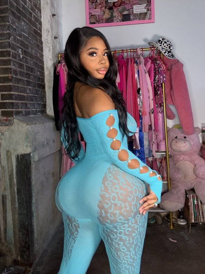 Angela Johnson tweet media