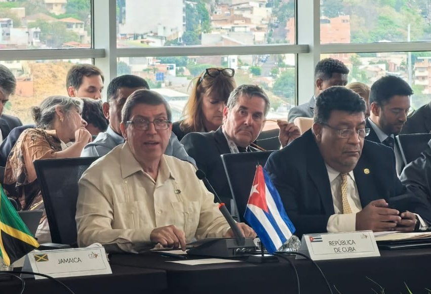 BrunoRguezP's tweet photo. En Reunión Ministerial #CELAC señalé:

"Nuestra América precisa del transparente y sempiterno compromiso con la unidad y la integración.

Consolidemos, a través de CELAC, la participación y liderazgo de la región en los foros multilaterales y en otros espacios de concertación". https://t.co/LAY7zz3KZX