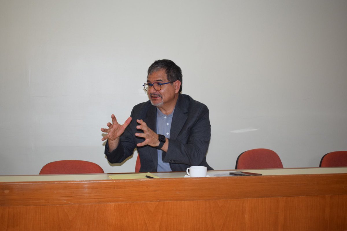 GonzaloCHavezA's tweet image. En la ePC-UCB recibimos al equipo de Harvard y al proyecto Bolivia 360 @marceloclaure . Soñamos juntos un nuevo país. Porque el debate de ideas es la chispa de todo cambio real. ¡Es hora de pensar, proponer y transformar Bolivia!  #ePCUCB #vivalaeducacioncarajo