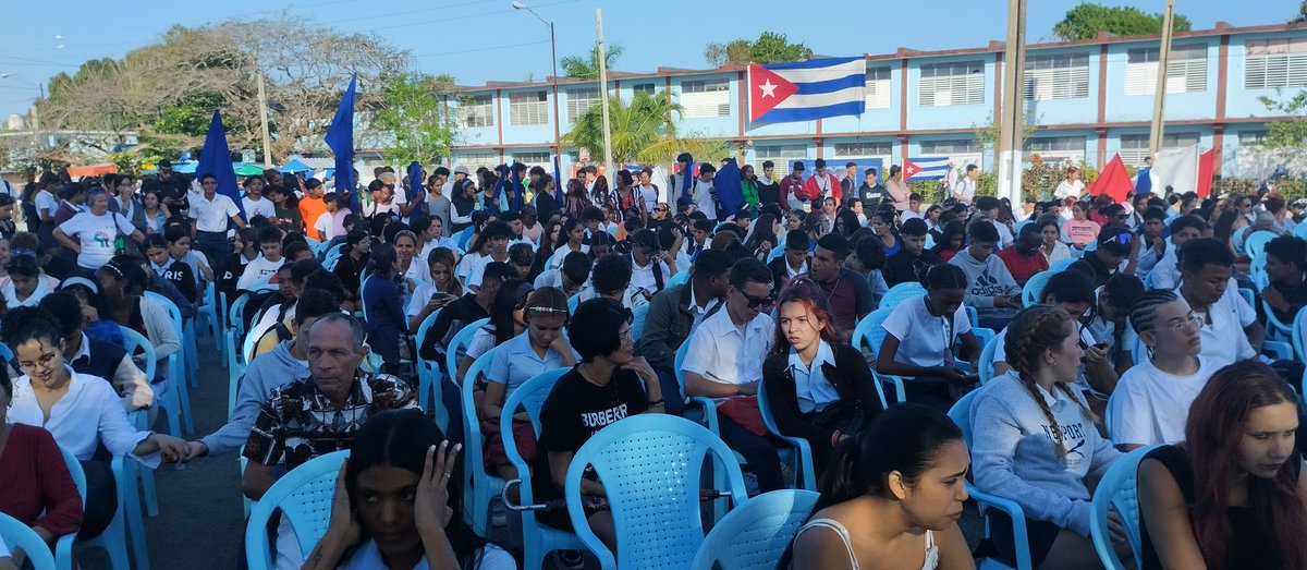 BenitezIpe51421's tweet photo. Gran Representación de nuestro #ipesconradobenítez participa en el acto municipal en Conmemoración a los aniversarios #63UJC y #64OPJM , muchas felicitaciones a todos #SiempreJoven 
#FEEMTunera https://t.co/Eg77iwGLIE