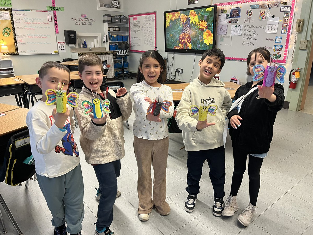These Book Bunch enrichment kids have been loving reading fun books like “Oh, The Places You’ll Go!” and “The Little Butterfly That Could.” We talked about what we want to grow up to be, and we created butterflies! 🎈🦋 <a href="/HamptonBaysES/">Hampton Bays ES</a> #WeAreHB #HBStrong #KeysToSuccess