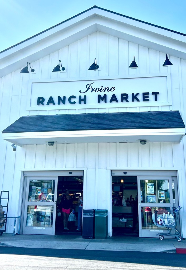 sunridgefarms's tweet photo. Discover a fresh spot to locate SunRidge in Irvine, California! Head over to the produce aisle at the Irvine Ranch Market and explore the delightful offerings from SunRidge!
#ReachForSunRidge
#socal https://t.co/ChzUlfM1j0