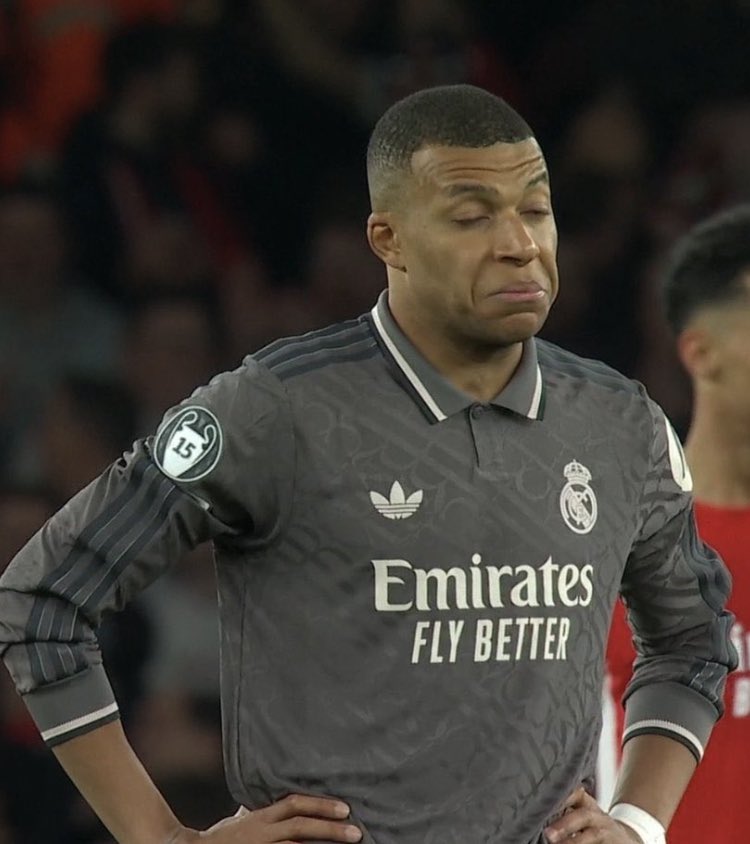 Kylian MBappe a choisi de changer de carrière. Il se lance l’imitation et commence par Johnny Hallyday #johnnyhallyday #johnny #mbappe #kylianmbappe