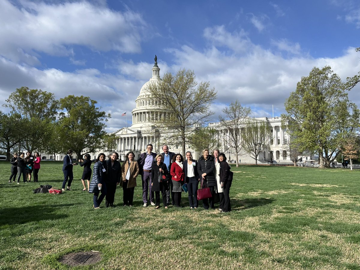 aparna1024's tweet image. 150 oncologists 48 states #ASCOAdvocacySummit advocating for NIH/NCI funding, prior auth reform & drug supply issues. Astounding stories shared . Cancer care should transcend partisan politics, grateful for support @JakeAuch @RepPressley @SenWarren @SenMarkey @WhipKClark