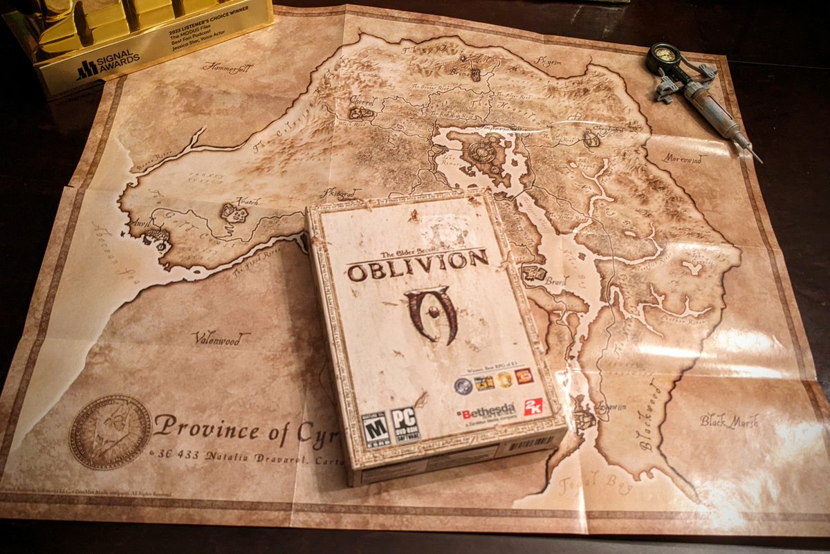 For some reason I keep unfolding and looking at my original Oblivion map 👀

Really hope the rumours are true, but either way these maps were peak #ElderScrolls #Xbox