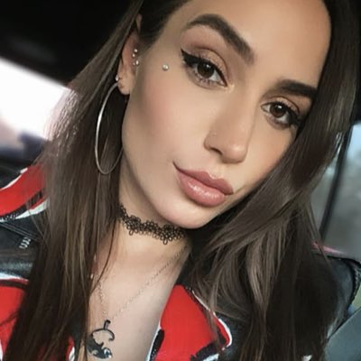 MNichole090's tweet photo. #NewProfilePic https://t.co/k5FHkLF0Ez