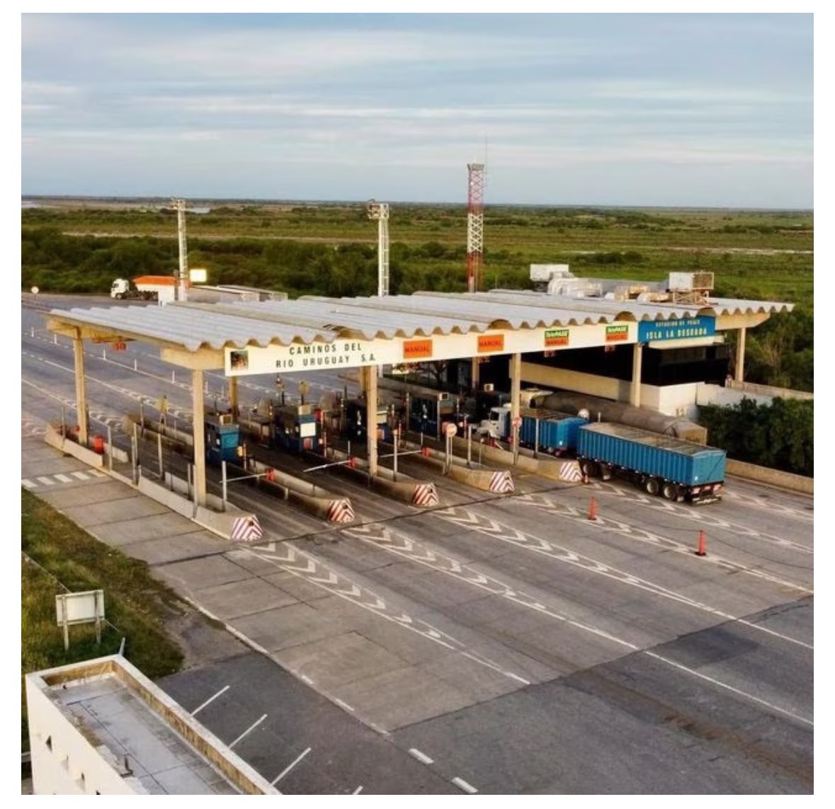 UDI_Arg's tweet photo. #EmpleoPrivado Día Nefasto para los trabajadores de Camino del Río Uruguay… esta noche a las 0hs x decidia de @JMilei y sus funcionarios, #500Flias quedan #SinTrabajo.
El Sr. Pte dejó  caer la concesión sin más… llamarán a licitación recién de acá 6 meses…porque tanto #odio?? https://t.co/TyYiul8z17