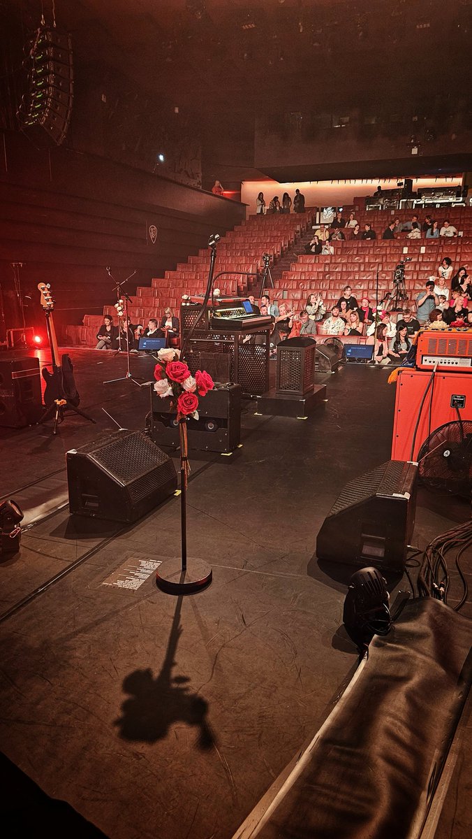 sal0mb0's tweet image. Au cœur du rêve. 
Incroyable. Je n&apos;ai pas les mots là. 
#Indochine #ConcertTresTresPrivéRTL2 #RTL2