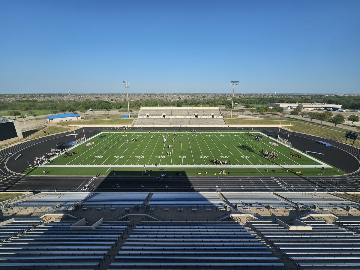 First day of spring football! <a href="/PlanoEastFB/">Plano East Football</a> #hydrationnation #GBH
